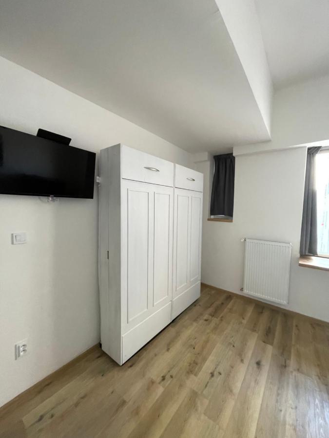 Red&Black Apartment City Centr, Na Hradbach 118 Ostrava Esterno foto