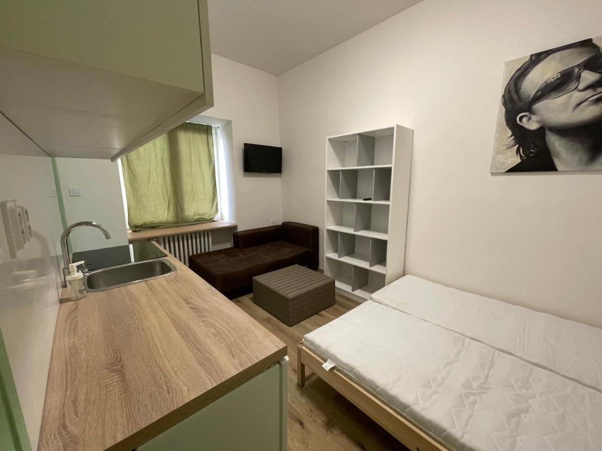 Red&Black Apartment City Centr, Na Hradbach 118 Ostrava Esterno foto