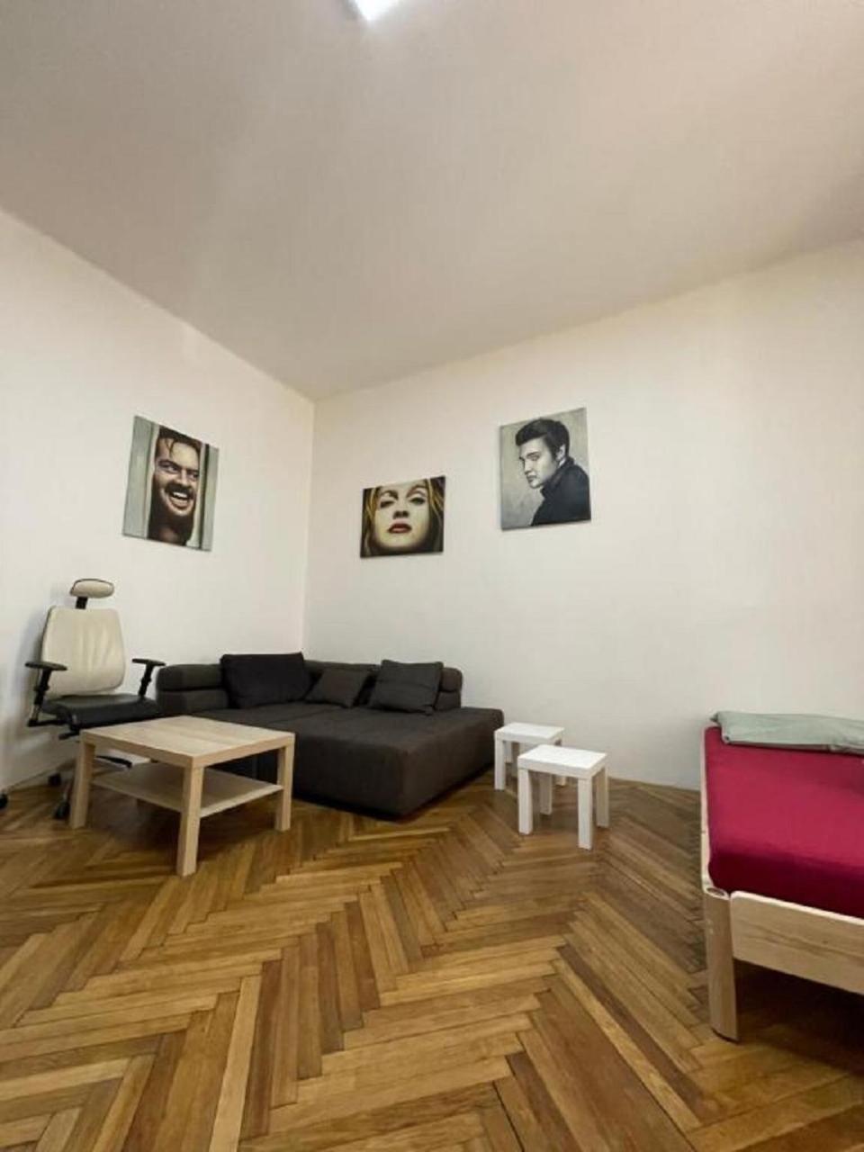 Red&Black Apartment City Centr, Na Hradbach 118 Ostrava Esterno foto